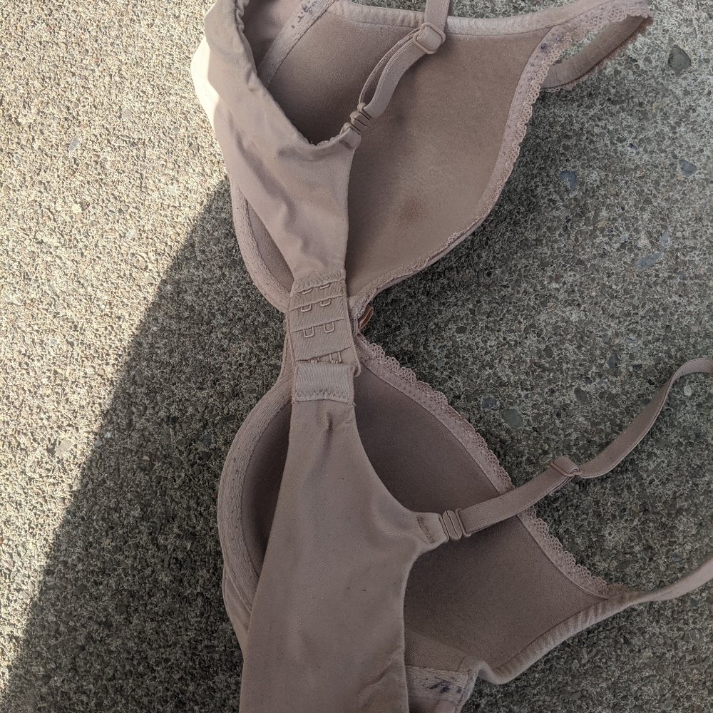 Victoria Secret Nude Lined Coverage Bra 34C - Picture 2 of 3
